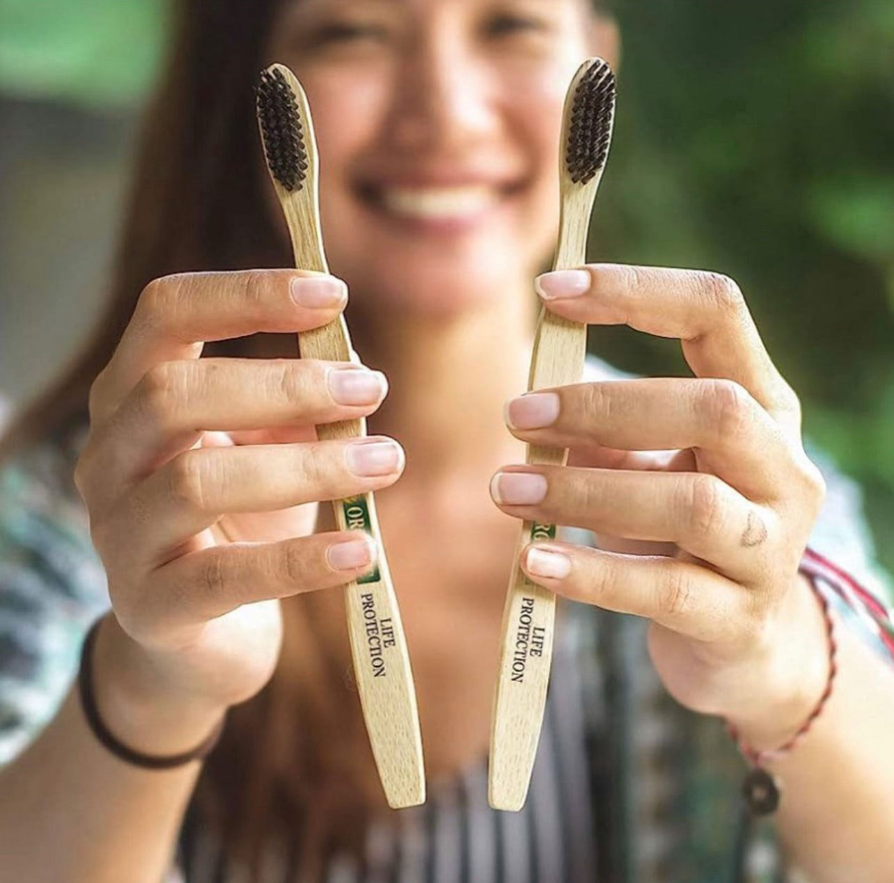 Bamboo Toothbrush in Zipper Bag with Charcoal Bristles Life Protection (4 pieces)